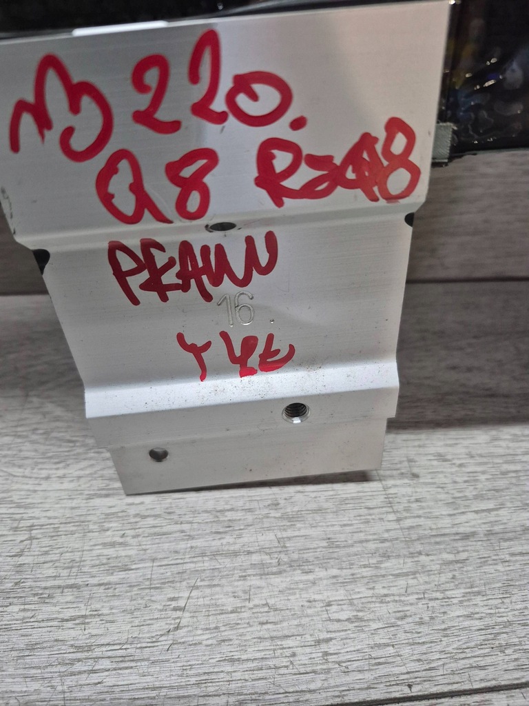 фото №10, 13220. audi q8 rsq8 скло правий задня 4m8845026b