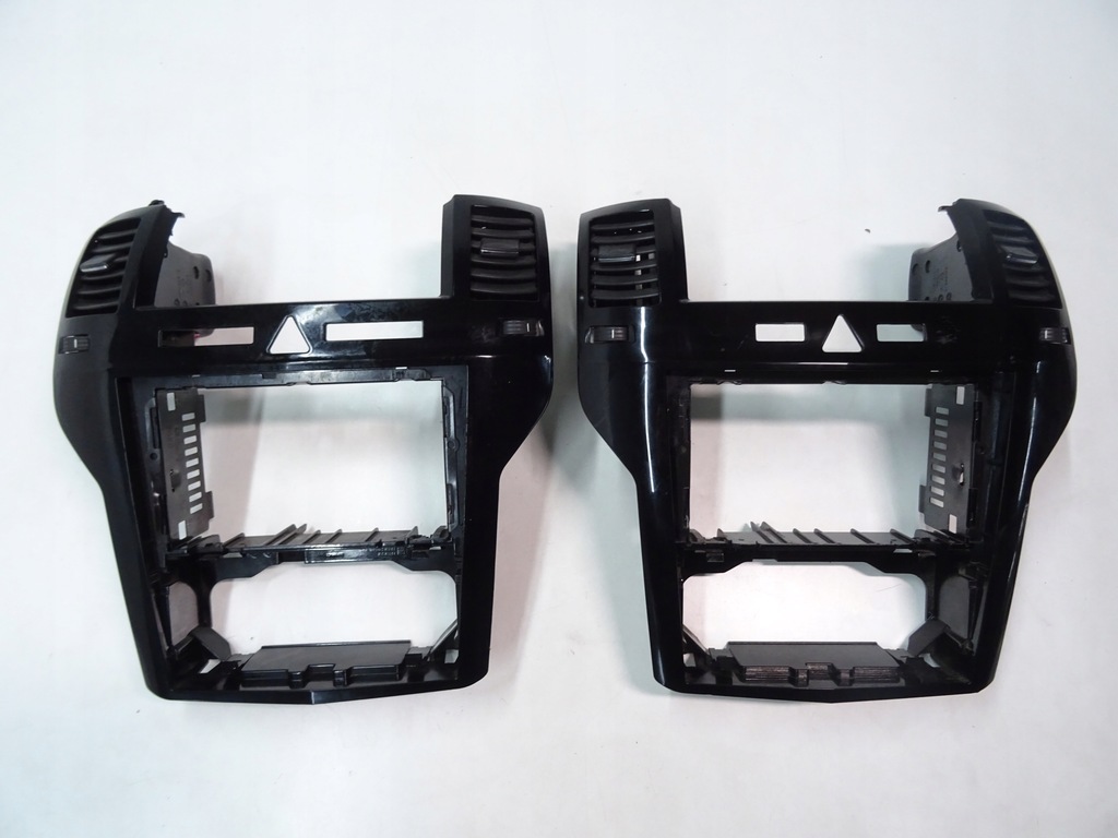 фото №1, Opel zafira b piano black панель середній рамка консолі радіо