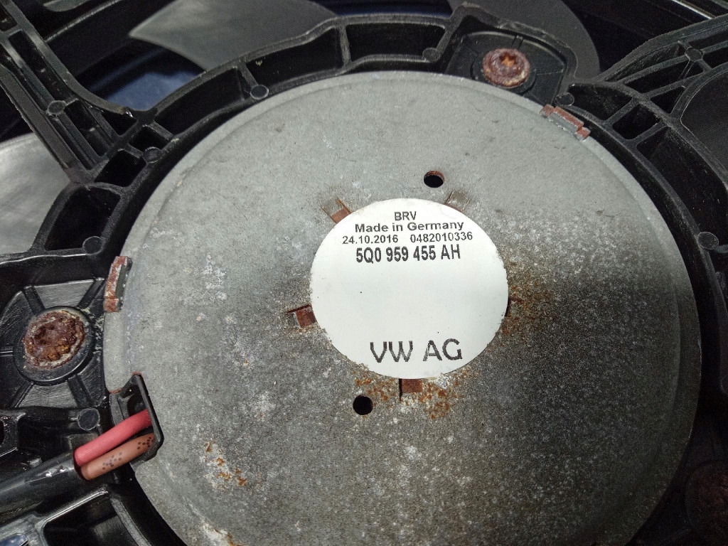 Skoda superb 3 2.0 tdi вентилятор радиатора 5q0959455ah 3q0121205 Оригинал