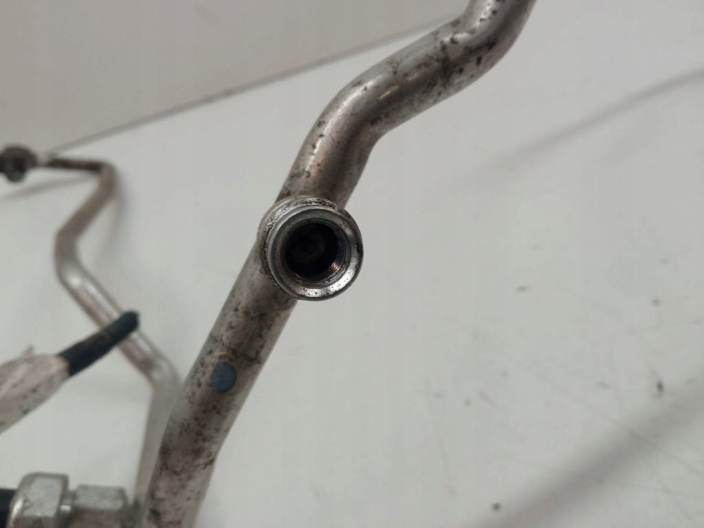 фото №4, Шланг кондиционера трубка 1.8 plug-in toyota prius iv 2015-