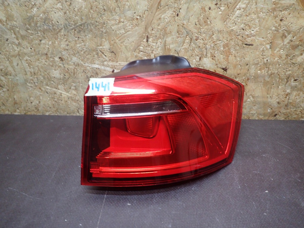 фото №1, Лампа задняя правая vw sportsvan 510945096r