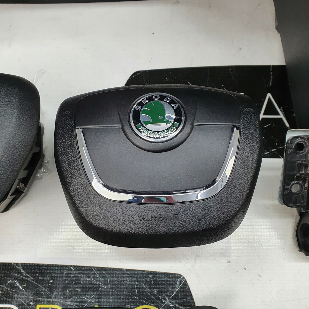 фото №8, Skoda yeti панель приладів консоль подушки безпеки ремені подушка безпеки
