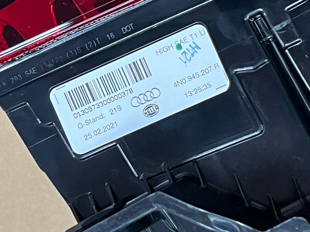 Audi a8 d5 фара задний  левая led 4n0945207r в Украине