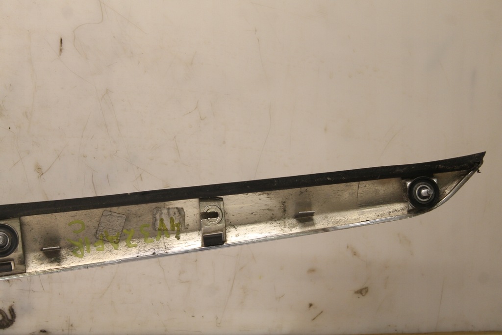 фото №10, Opel zafira iii c 11r- накладка крышки багажника задняя