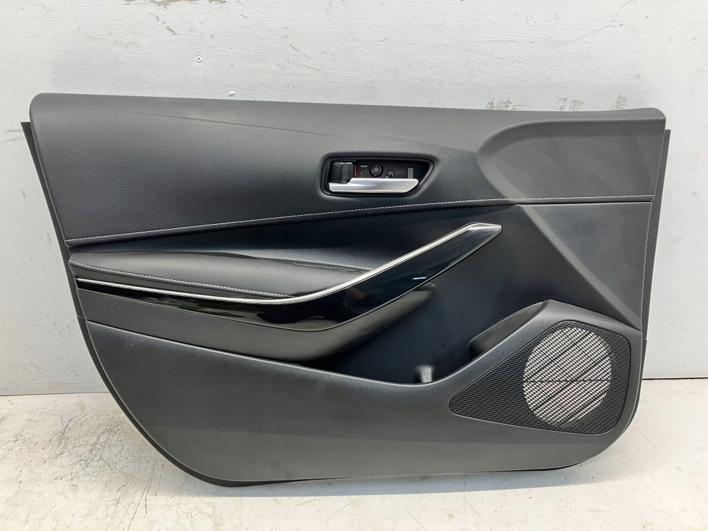 фото №2, Corolla e21 обшивка обивка дверь передних левый перед кожа led