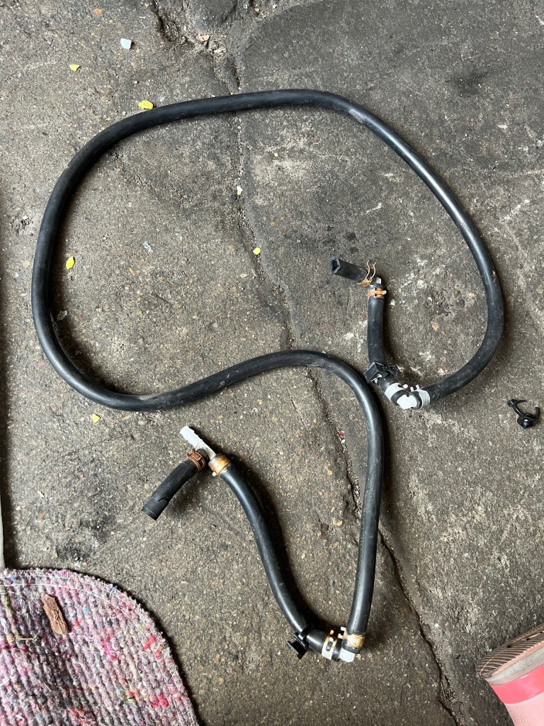 фото №1, 13 alfa romeo giulia пабтрубок  шланг омывателя