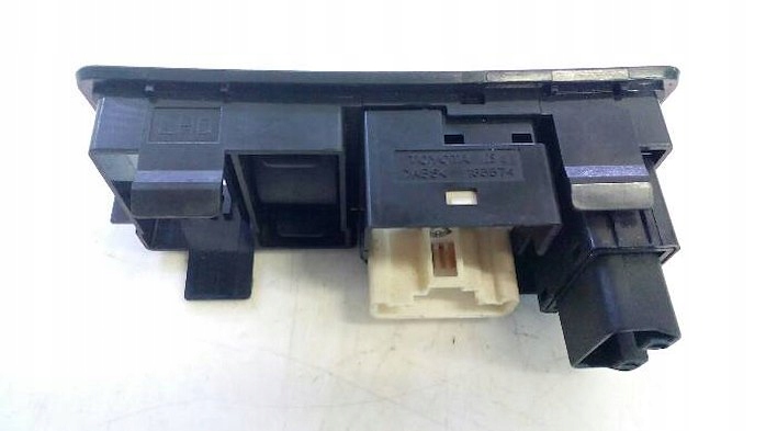 фото №8, Панель регулировки зеркал toyota corolla e12 2003r.