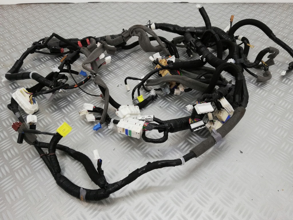 фото №1, Жгут электропроводка консоли панели nissan pulsar i 14-18 r