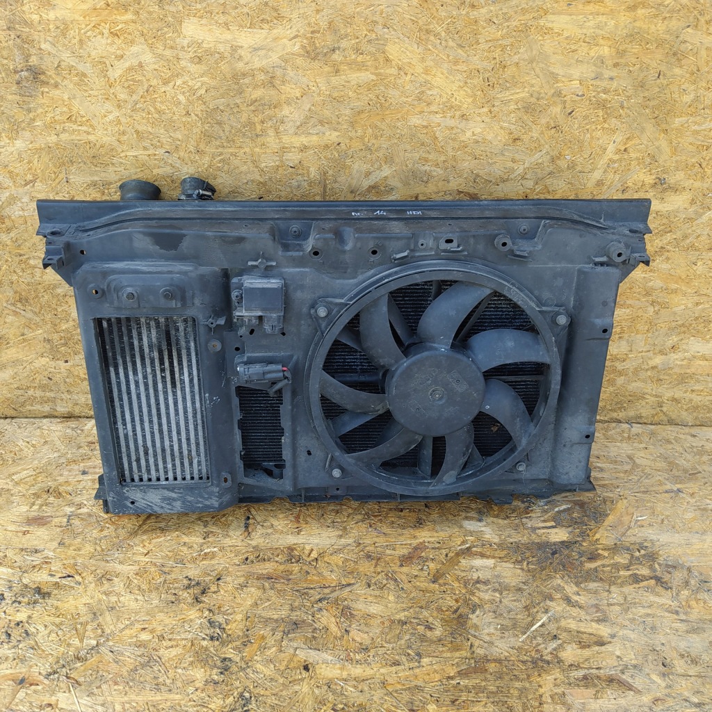 фото №1, Citroen c4 picasso 1.6 hdi радіатор pas передній