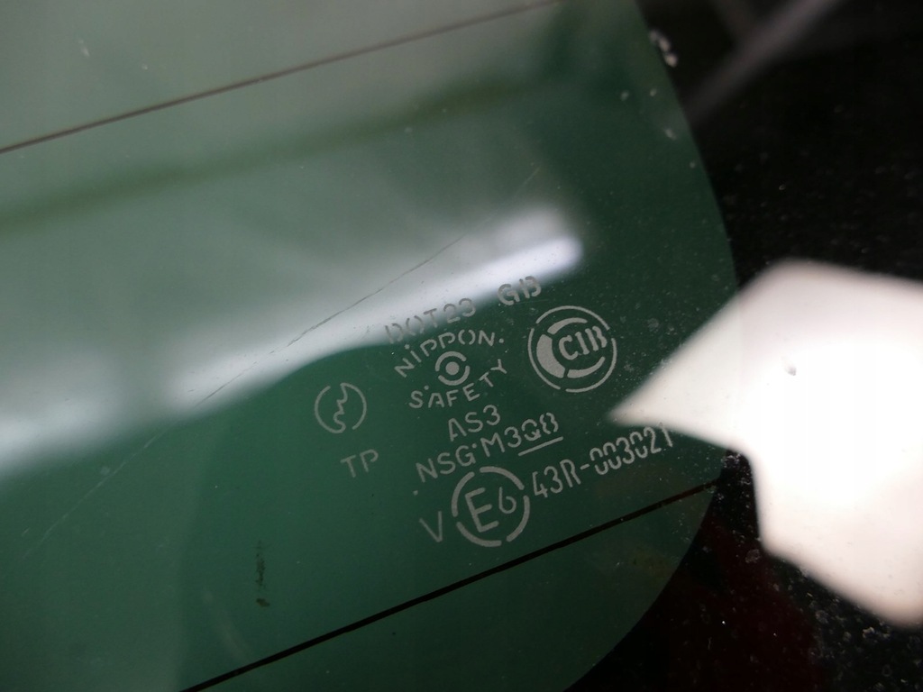 фото №2, Mazda mpv скло кузовна правий задня