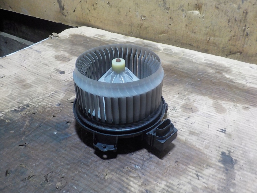 фото №7, Toyota оригинальный номер av272700-0311 воздуходувка