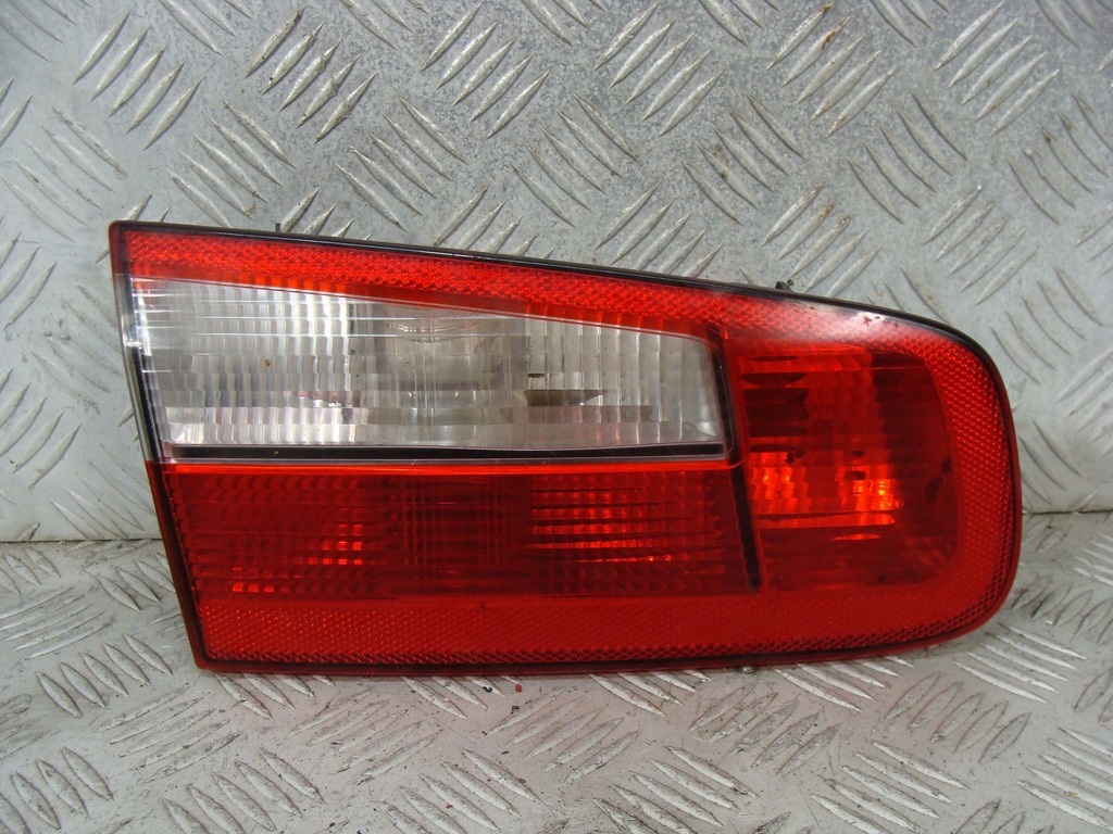 фото №1, Лампа левая задняя w крышка багажника renault laguna ii 8200002475