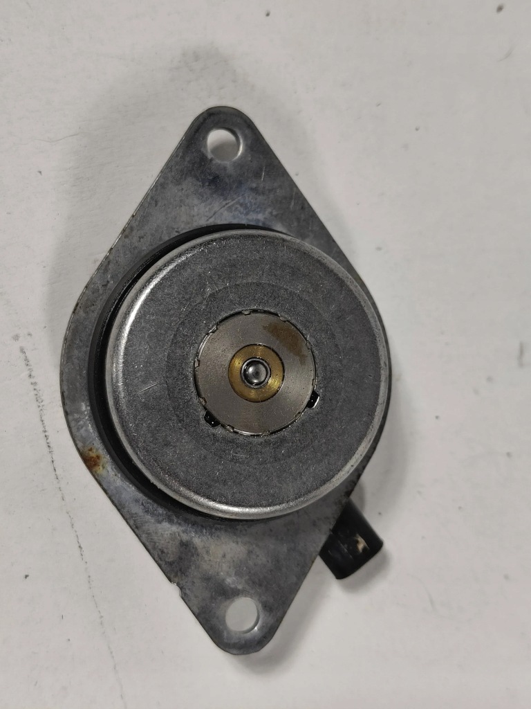 фото №2, Opel adam corsa e 1.4 клапан faz распределительного вала