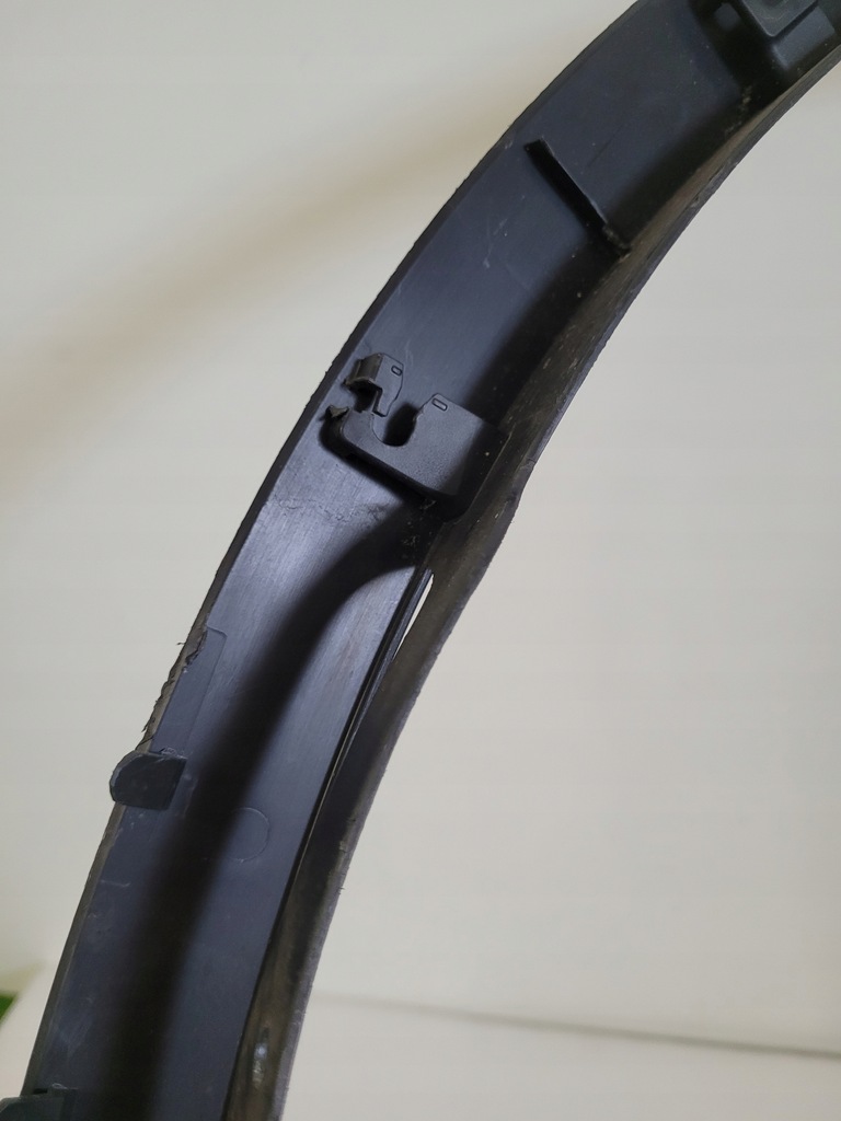 фото №10, Tesla y молдинг крыла правый перед правая накладка na крыло 1658696-00-a