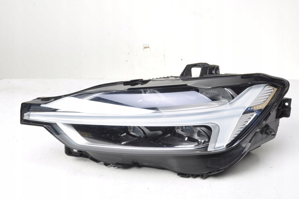 фото №1, Volvo xc60 ii лампа левая передняя левый перед full led 31420419