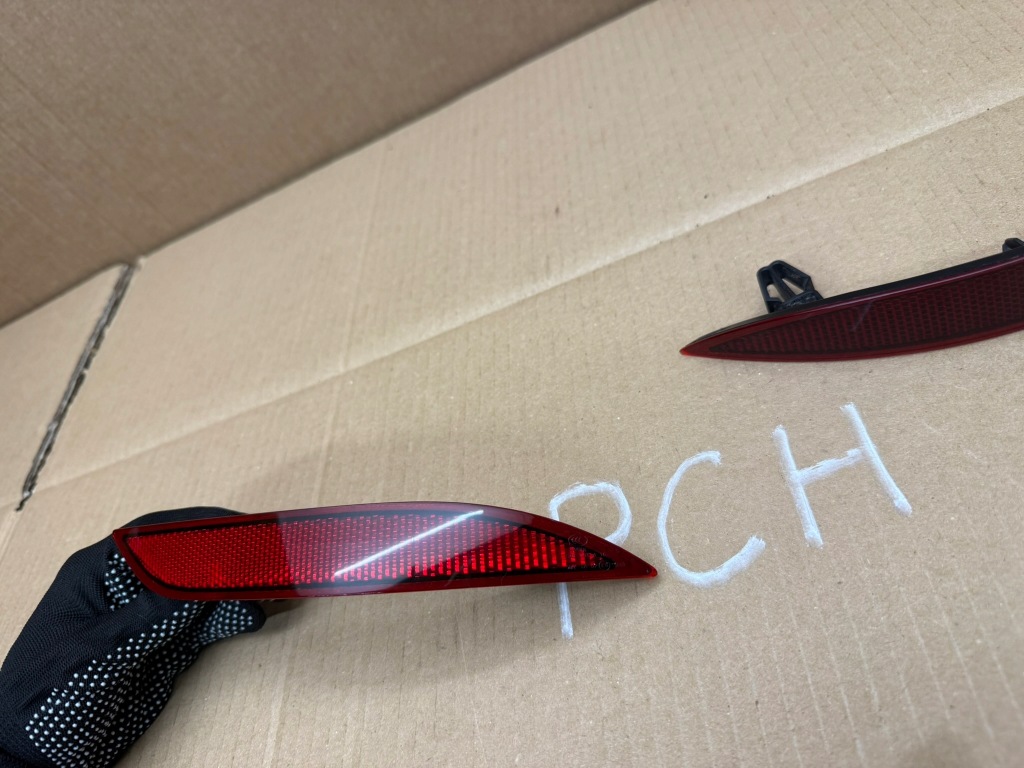 Audi a3 3 3 8v відбивач бампера заднього правий ліве 8v0945106a 8v0945105a в Україні