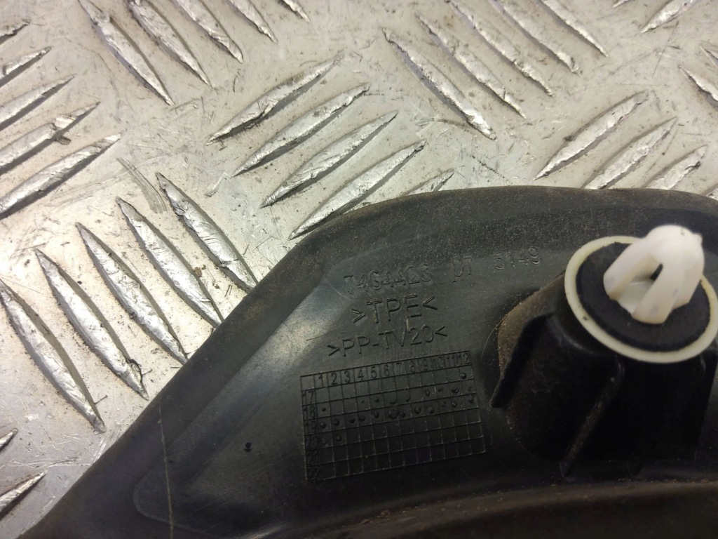 Bmw 3 g20 g21 2020 задній сторона права молдинг під  фара задня Ціна