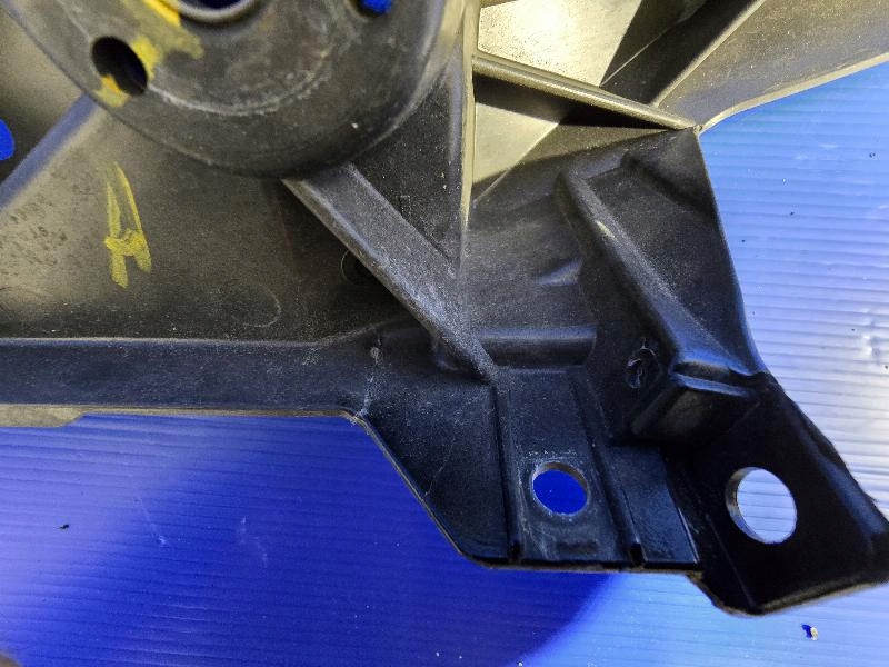 фото №10, Volvo xc60 ii xc-60 ii 17- 31424578 направляющая кронштейн крыла перед левая