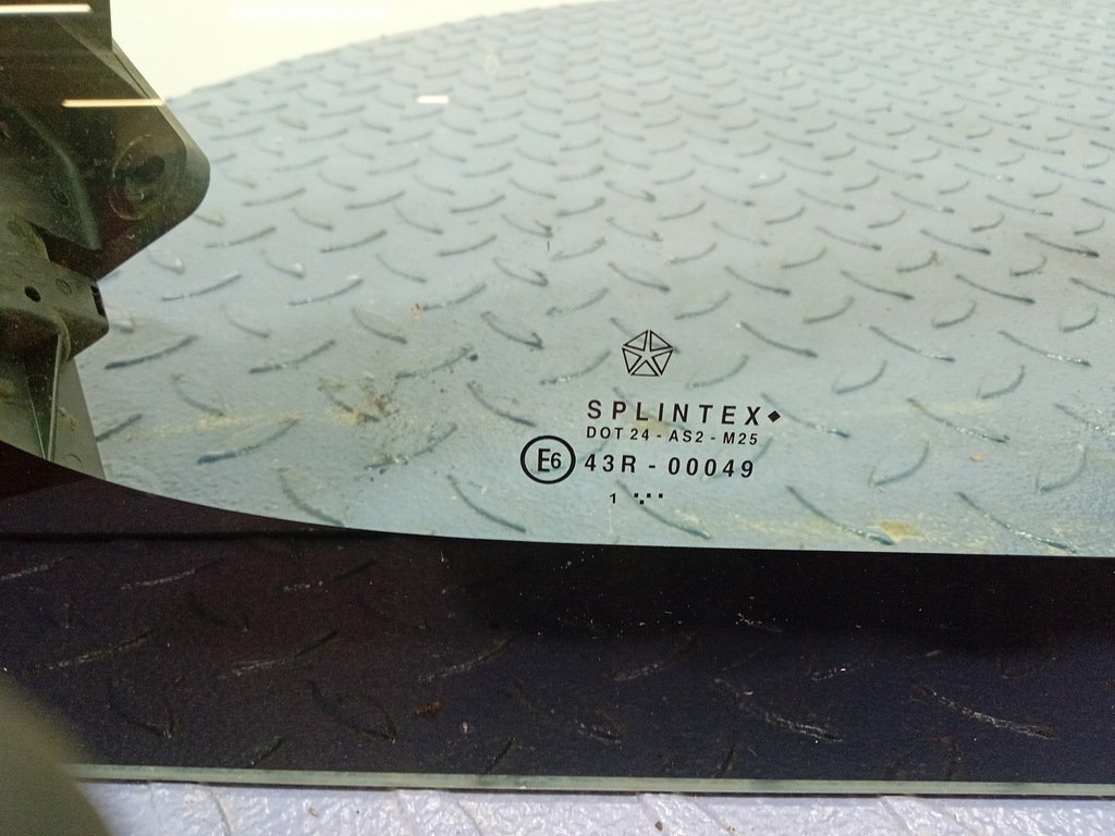 фото №8, Grand voyager iv стекло кузовная задняя правая откидная 01r