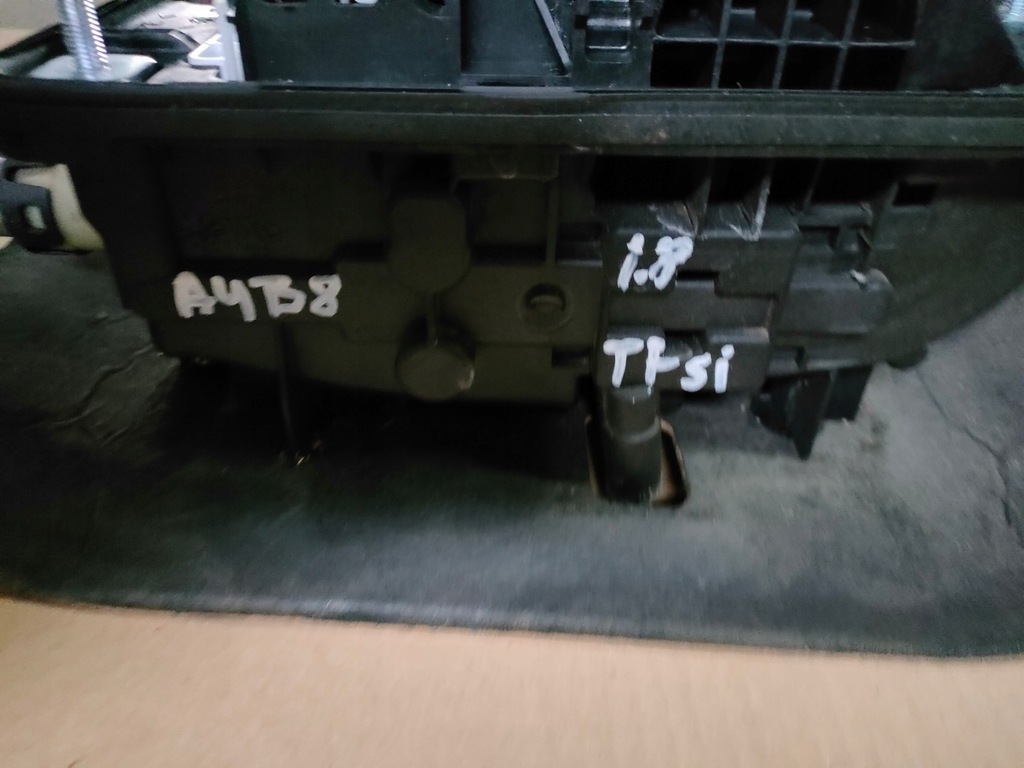 фото №7, Audi a4 b8 домкрат выборщик переключения передач europa 8k1713041