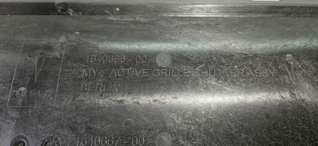 Купити Повітропровід повітря впуск шторка жалюзі tesla model y 2020-