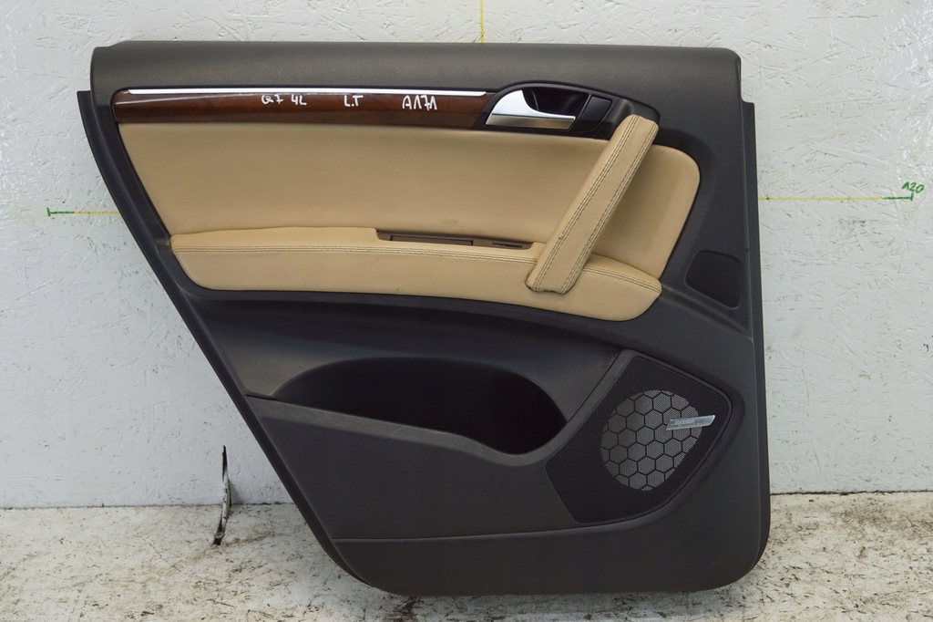 фото №2, Обшивка дверь левый задняя audi q7 4l