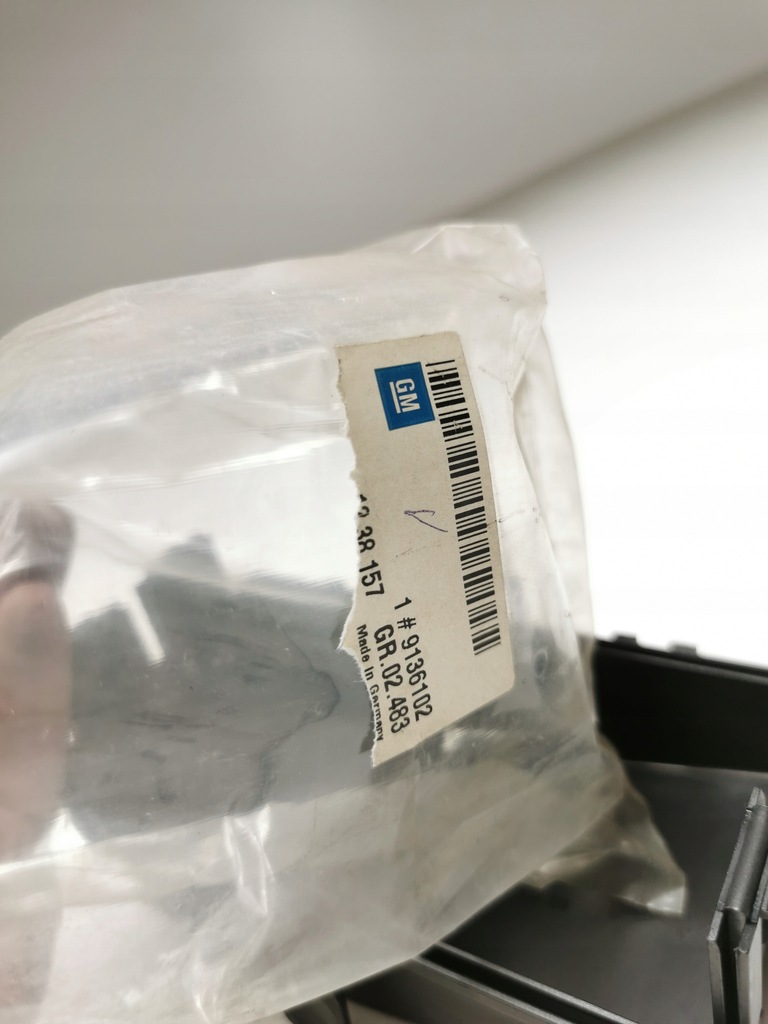 фото №10, Коробка реле відсік двигуна верхній кришка opel vectra b оригінальний номер 9136102