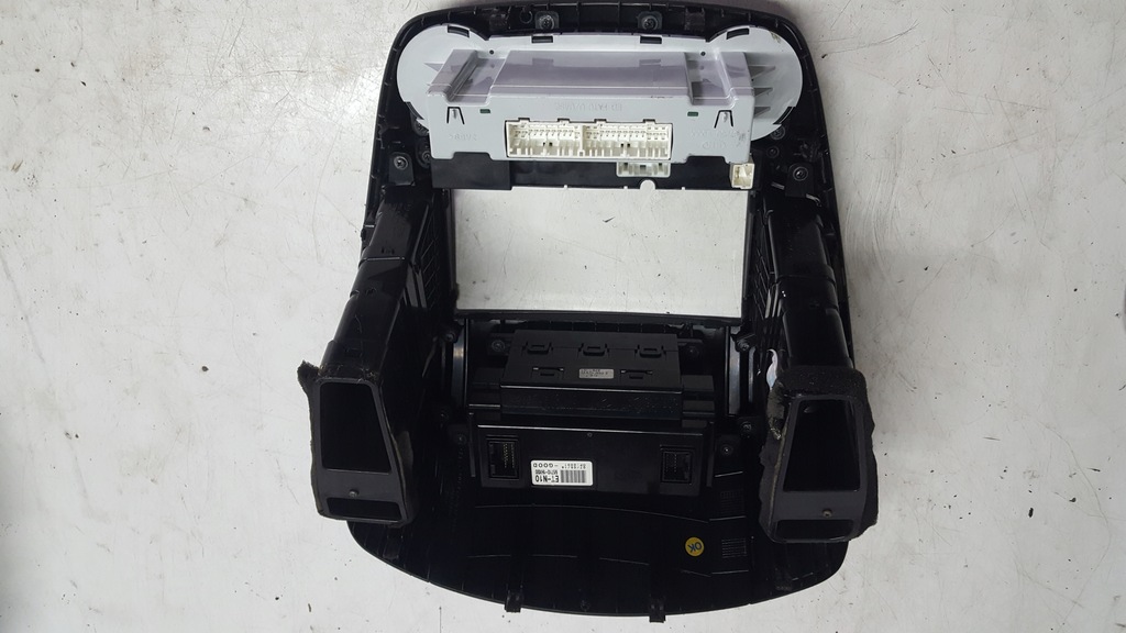 фото №3, Панель обдув рамка средняя радио kia ceed 84740-1h000