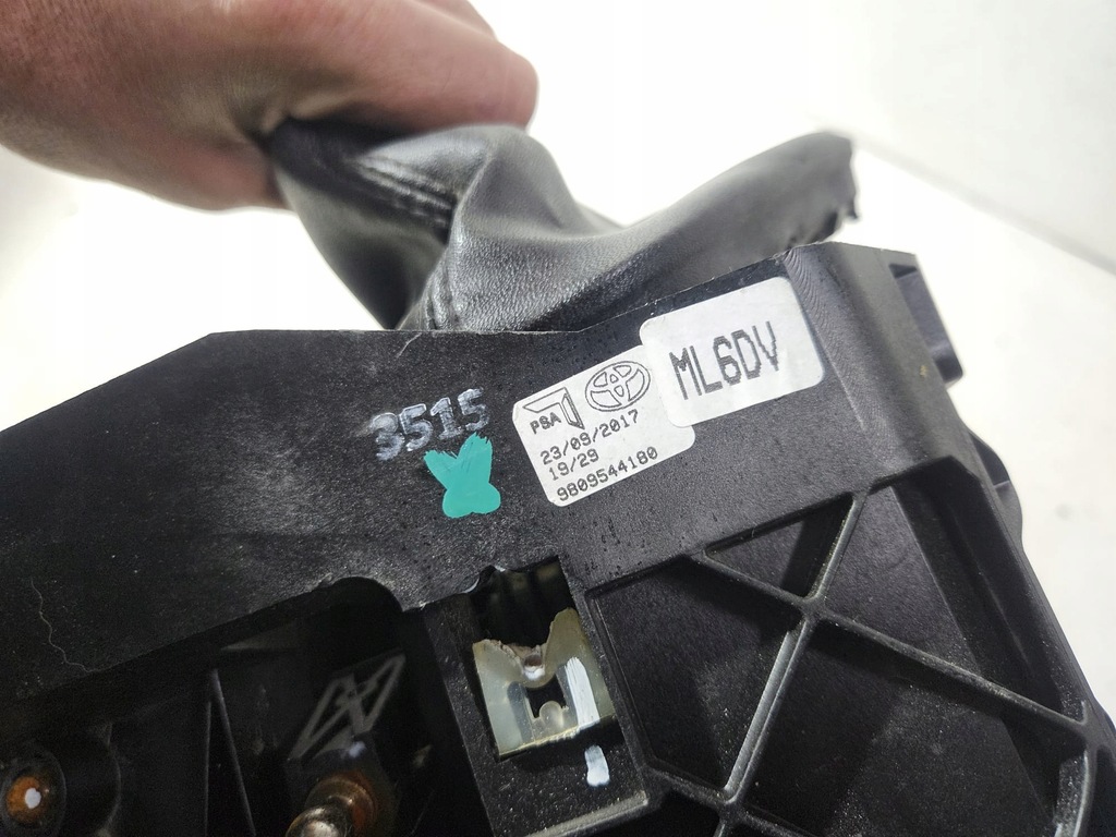 фото №11, Выборщик домкрат ручка переключения передач чехол peugeot expert iii 9809544180