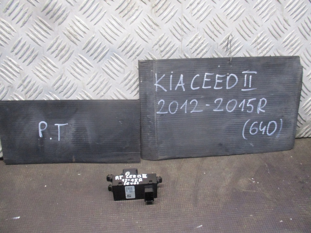 фото №1, Кнопка скло правий задня 93580-a2000 kia ceed ii 12-15r