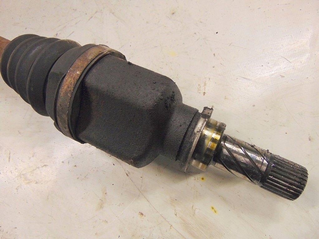 Renault megane 2 1.5 dci 04r приводной вал левая Недорого