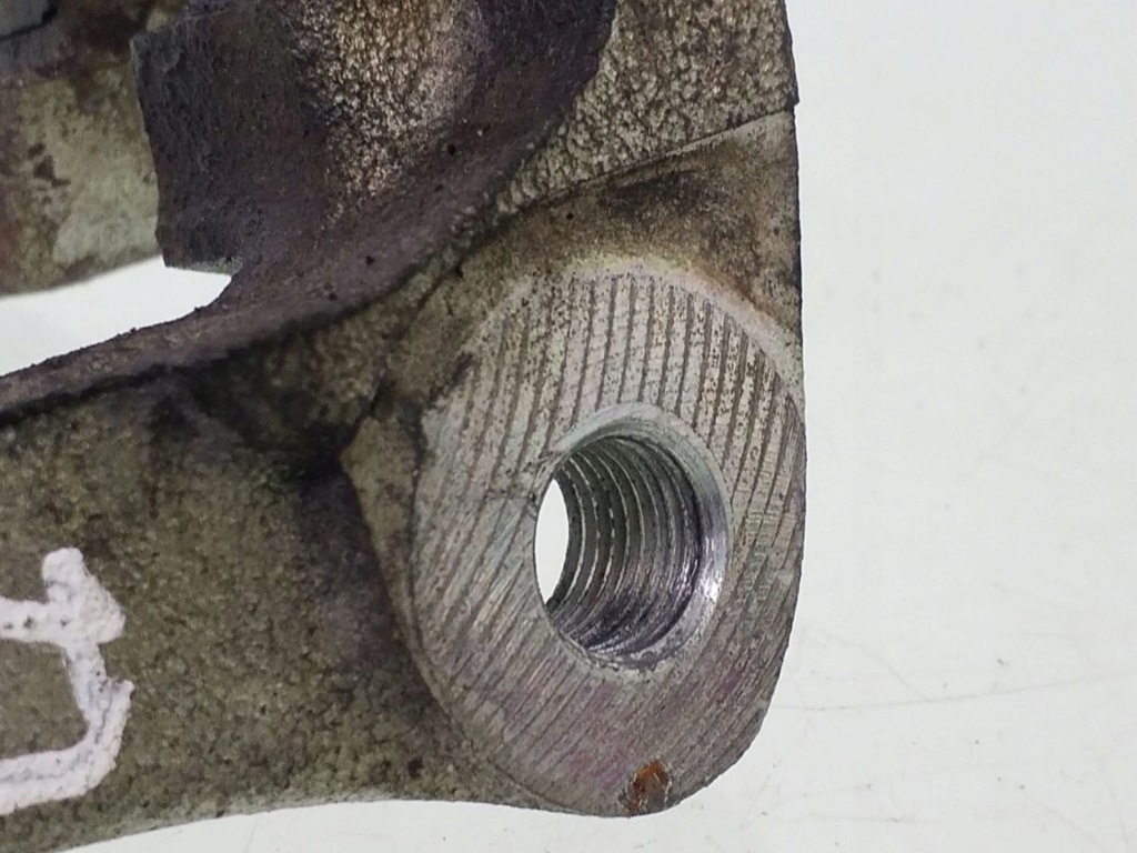 фото №5, 2014 lexus rx 450h скоба супорт заднього