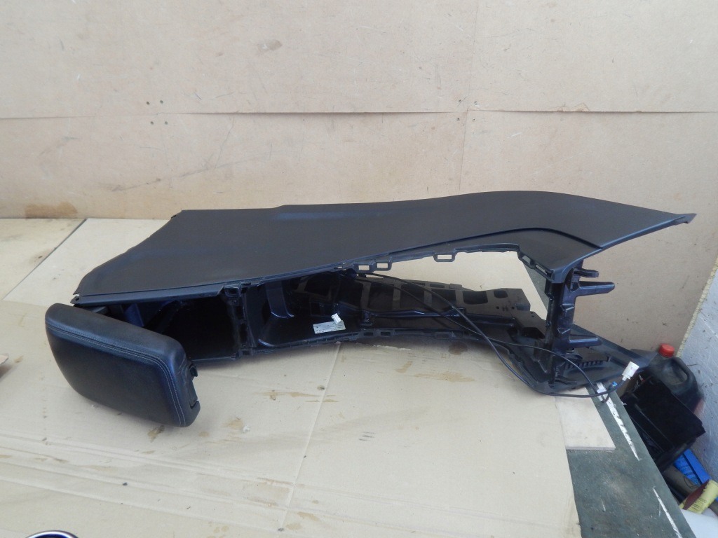 Mercedes b-klasa w246 підлокітник тунель середній a2466804250 оригінал європа Недорого