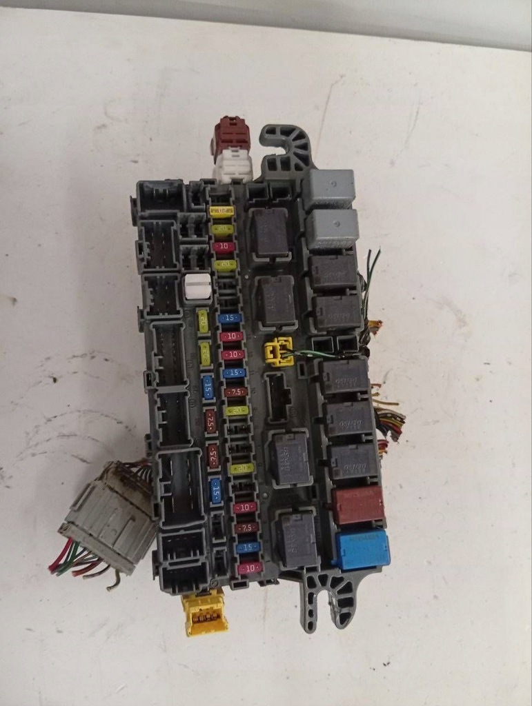 фото №4, Honda jazz 2005 рамка / модуль предохранителей