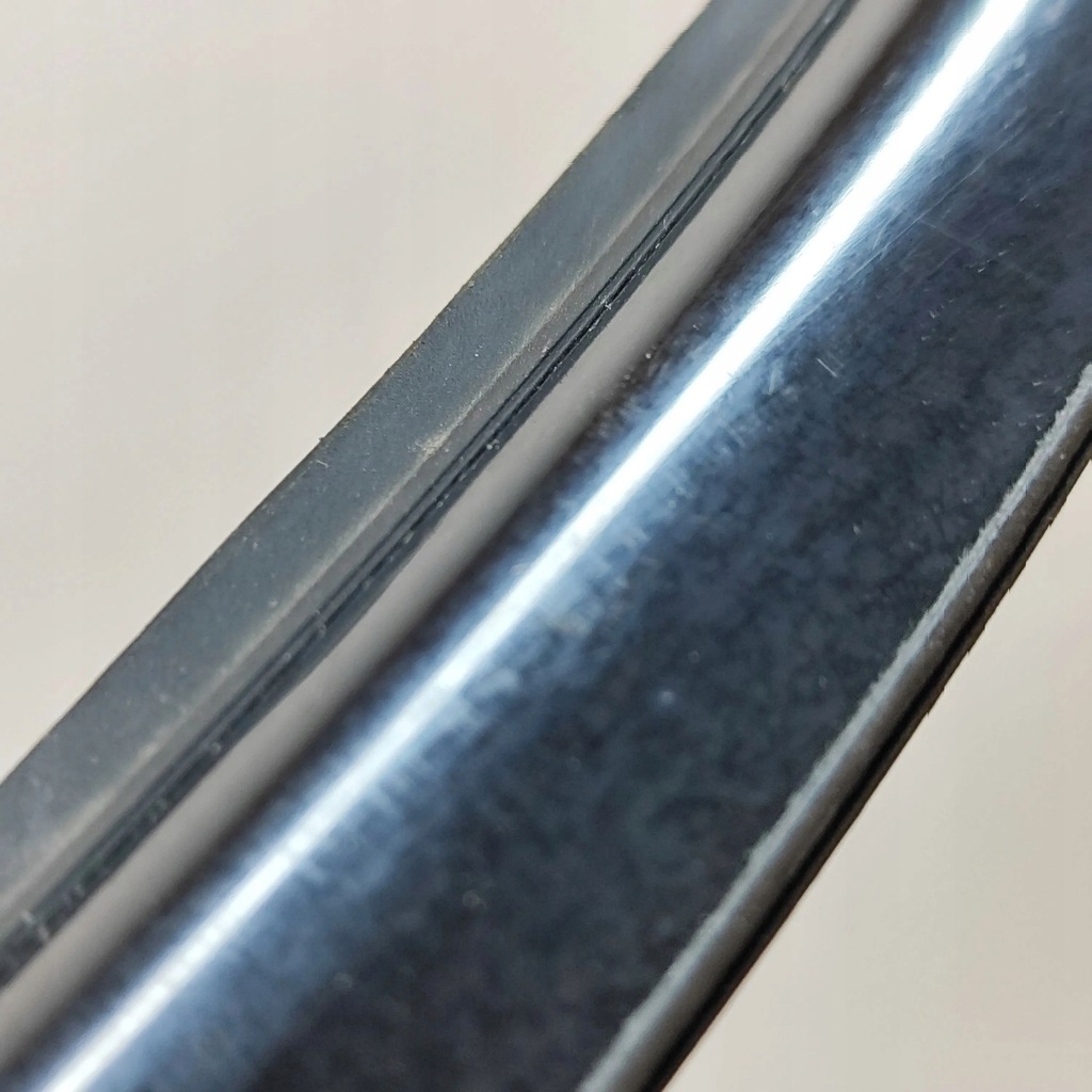 фото №6, Kia ev6 2021 левая сторона молдинг / прокладка стекло дверь задних