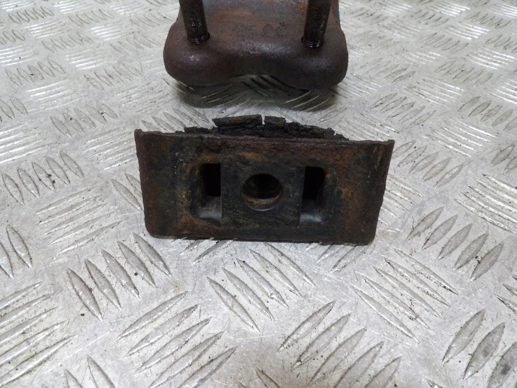 фото №8, Nissan navara d40 2.5 dci кронштейн рессора кронштейн кронштейн скоба