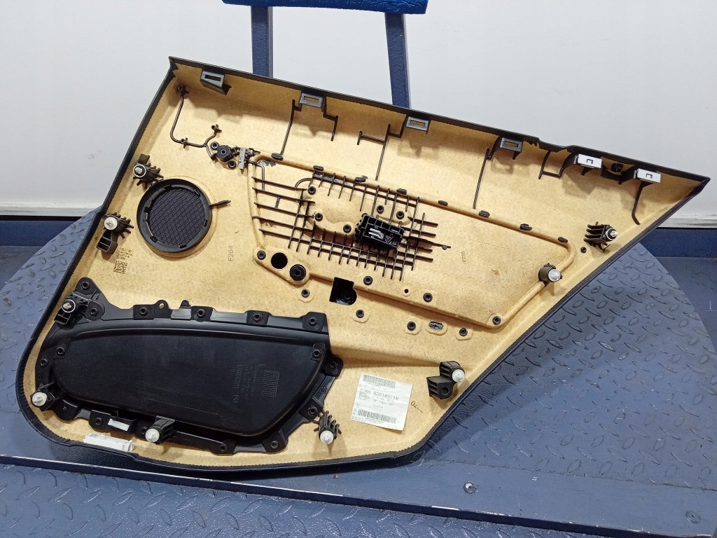 фото №5, Bmw 3 f30 f31 оббивка двері задня ліва задня обшивка