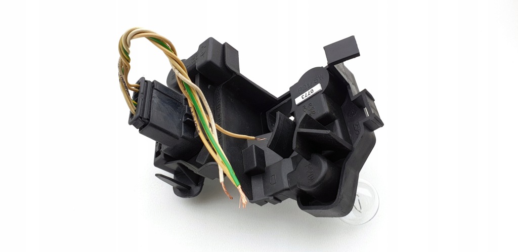 Peugeot 206 рестайлинг  хэтчбек вкладыш лампы лампа задний  задняя правая с штекер Цена