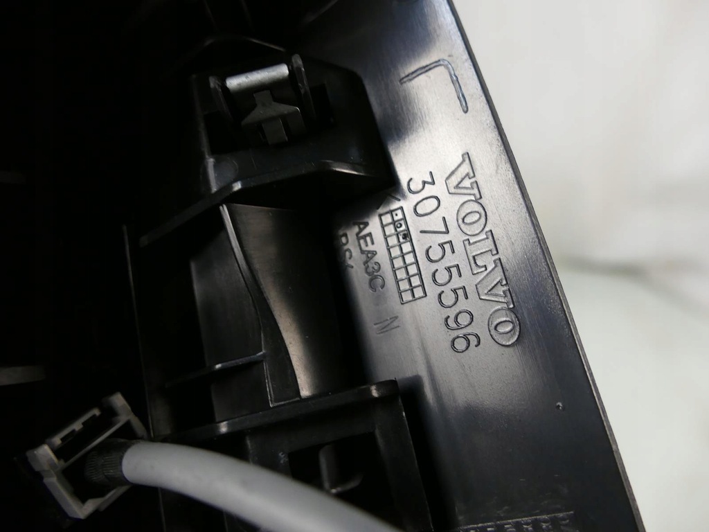 фото №14, Volvo xc60 i lift підлокітник тунель cup тримач