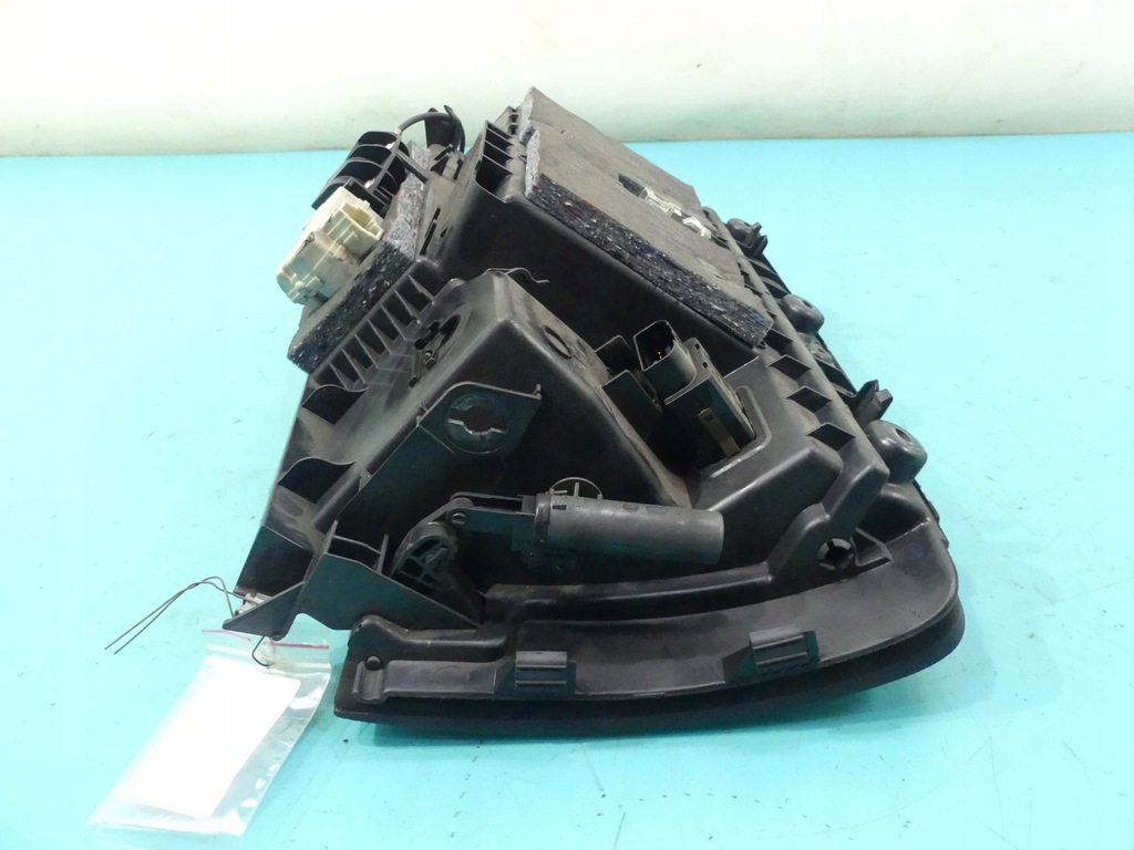 фото №9, Бардачок пасажира audi q7 i 4l europa