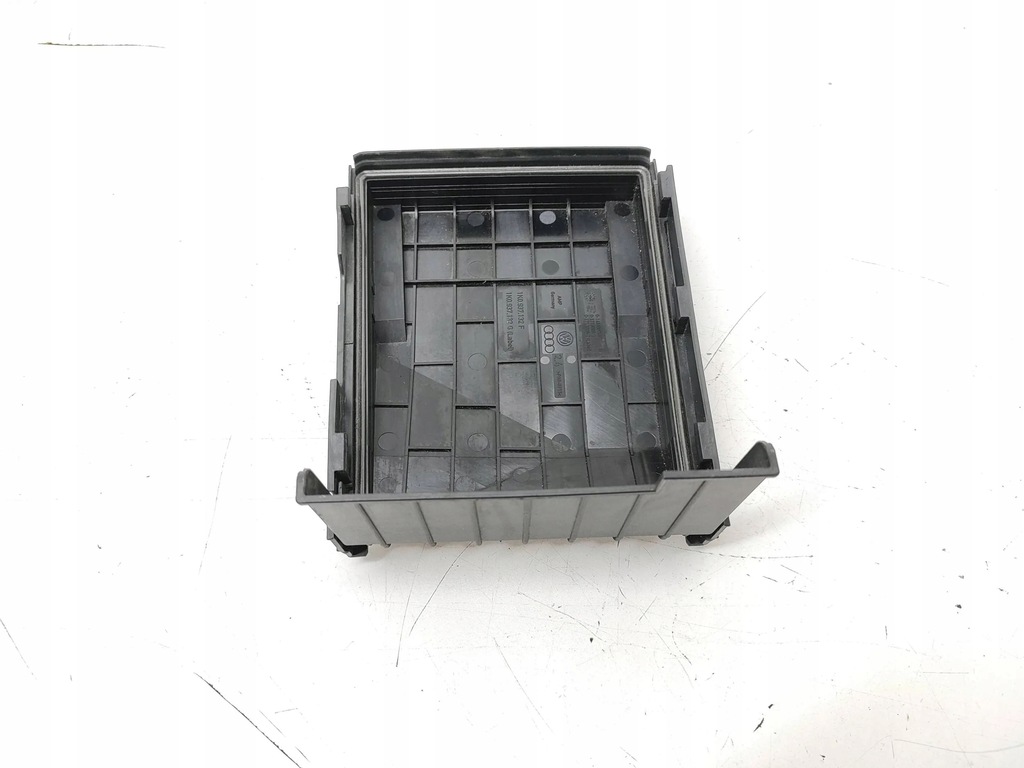 фото №6, Audi q3 8u 2012 крышка коробка предохранителей