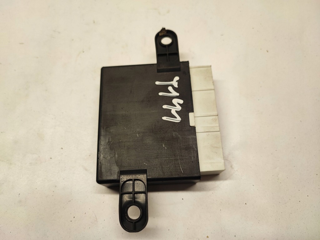 Tesla model x модуль pdc 110030800a 2017 Киев