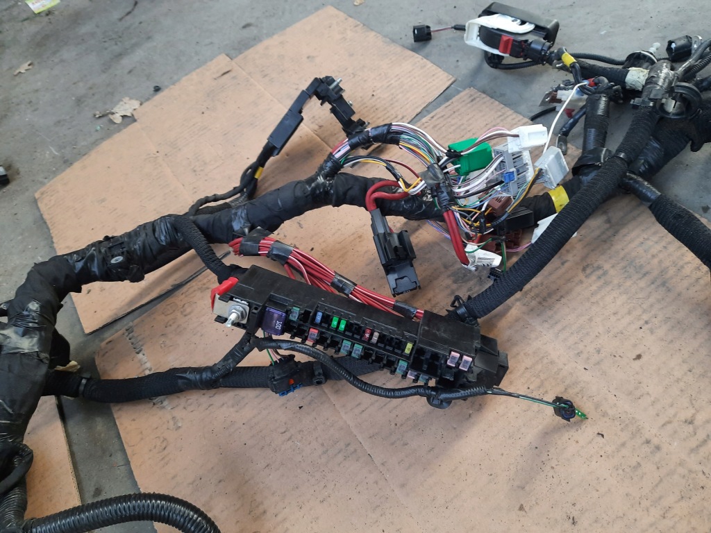 Купити Renault austral 1.2 e-tech електропроводка джгут відсік двигуна