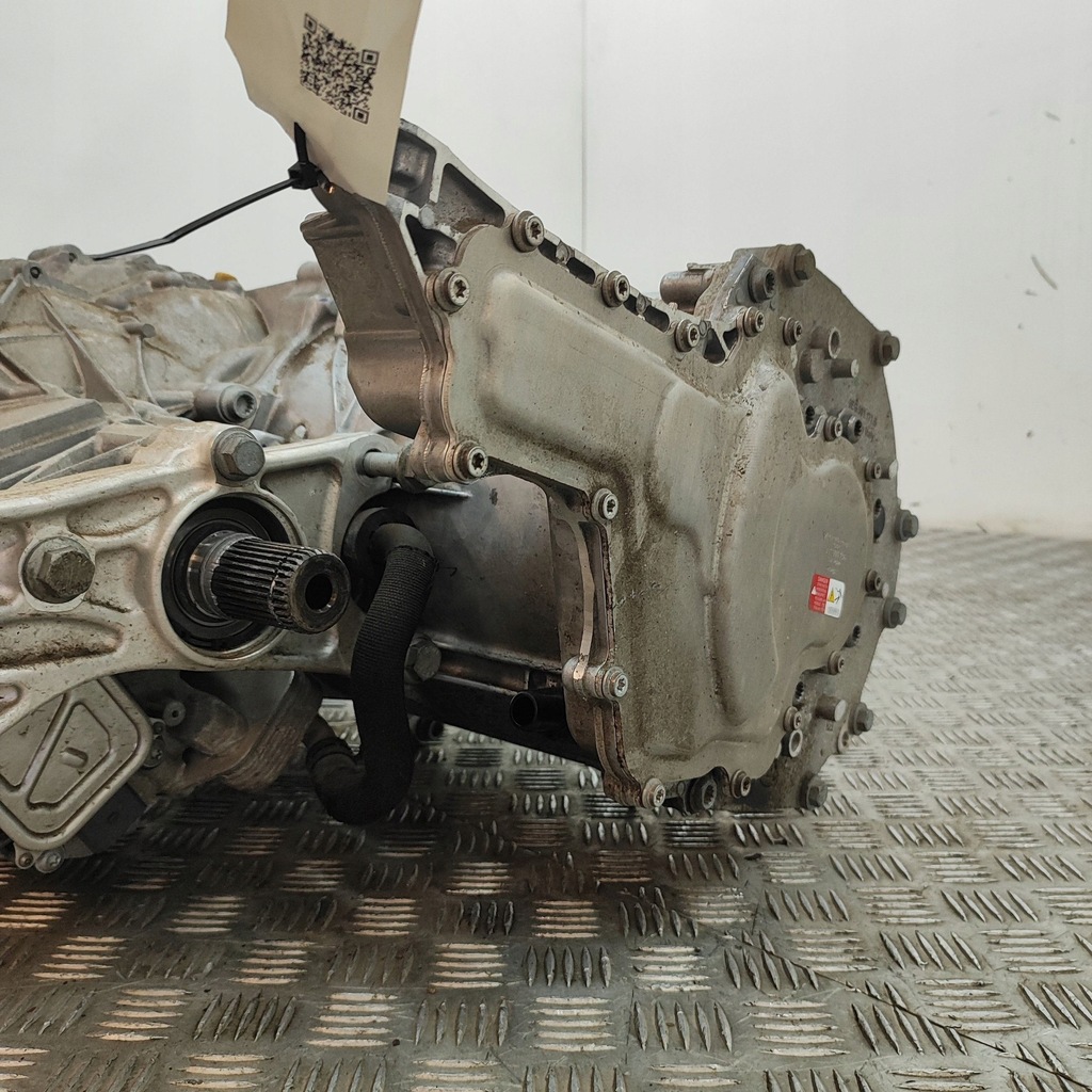 фото №8, Porsche taycan 9j1 2022 двигун