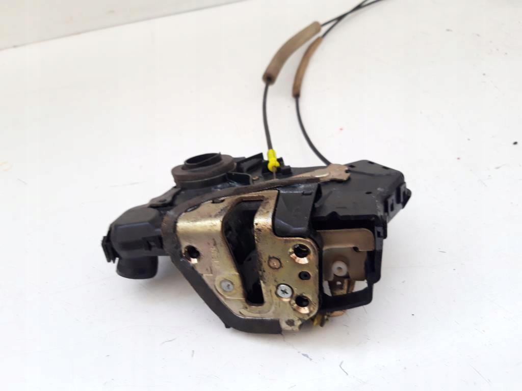 фото №1, Замок ручка левый перед toyota corolla e12 6 pin