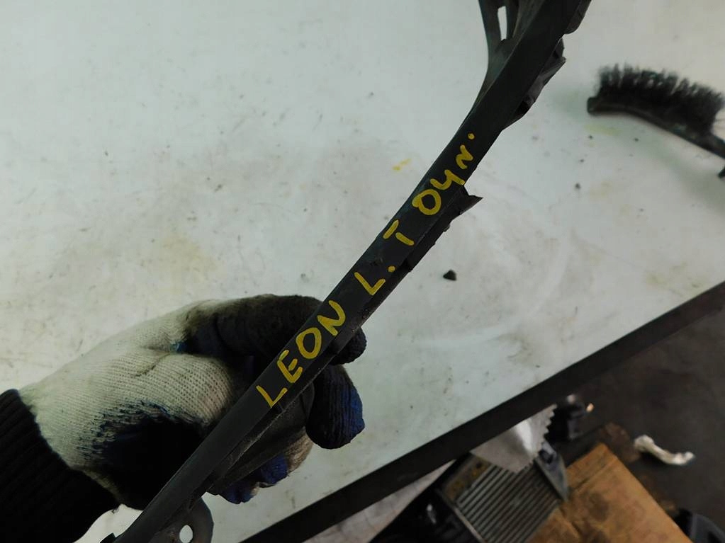 фото №6, Seat leon i 2004r направляющая бампера левый задняя