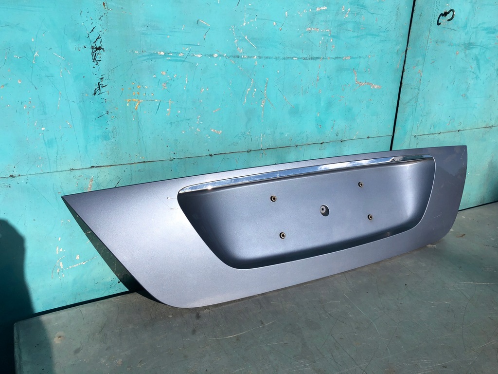 фото №1, Mercedes w211 накладка крышки багажника sedan