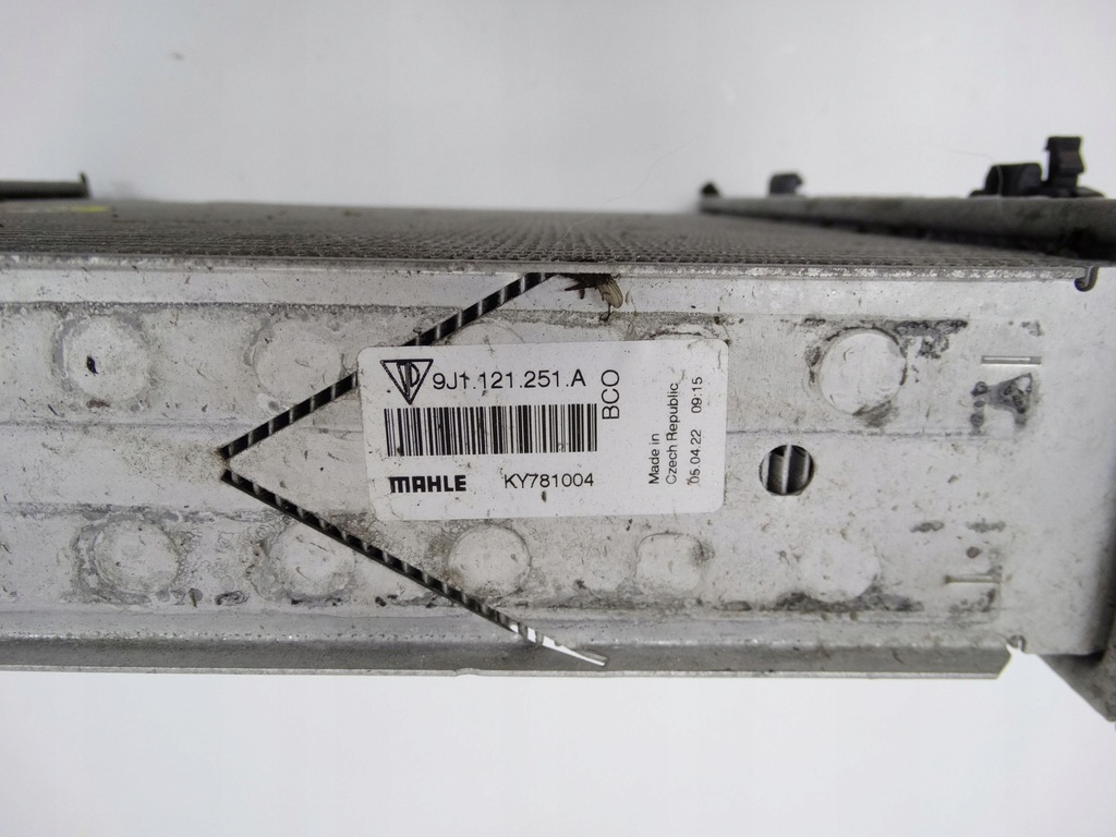 фото №9, Porsche taycan 9j1 20- радиатор левая 9j1121251a оригинальная