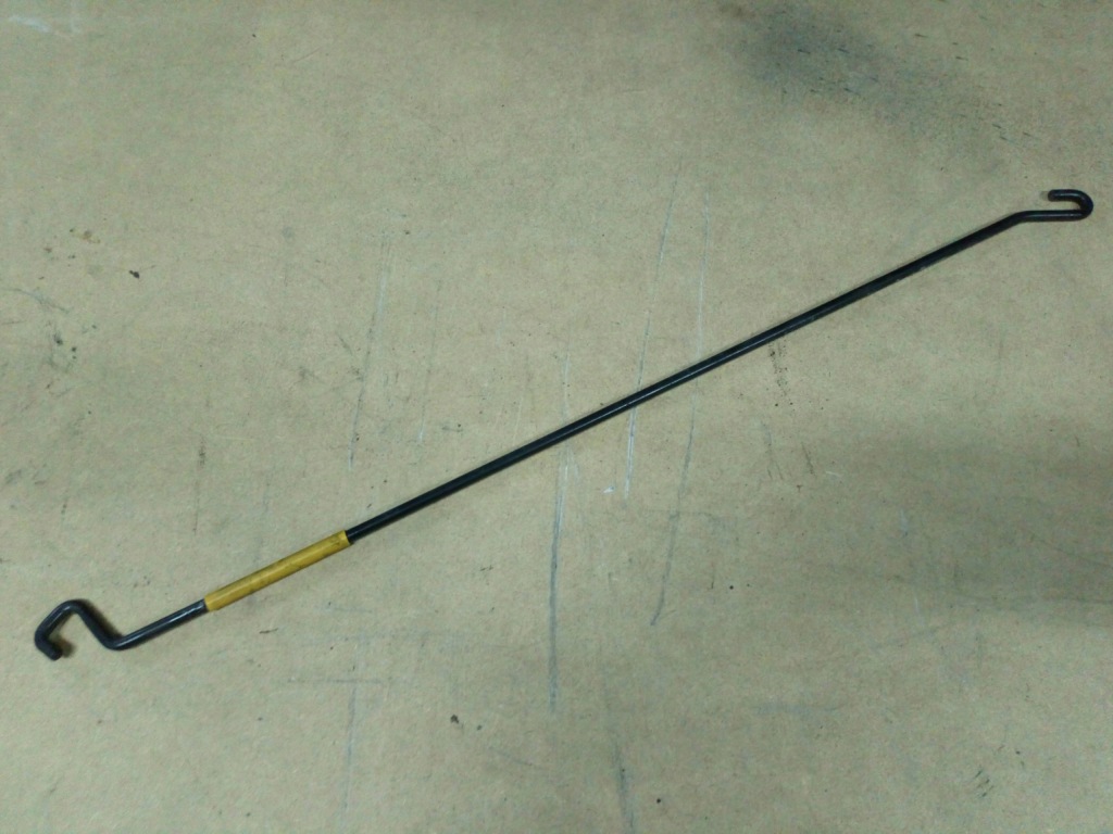 фото №1, B w245 підпірка bat do капот