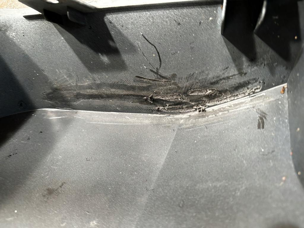 фото №8, Renault megane iv kombi накладка кришки багажника задня